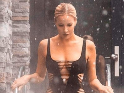 Новости дня: "Отвисшие мешки выставила": Летучая поплатилась за фото без нижнего белья