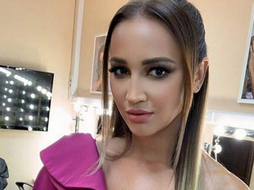 Новости дня: "Кровь из ушей": безголосая Бузова опозорилась на концерте в Бишкеке