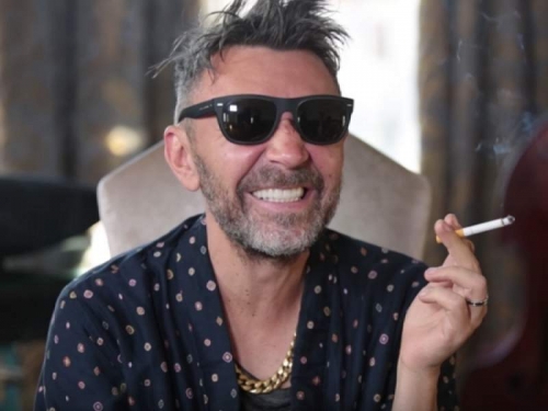 Новости дня: Сергея Шнурова засняли за страстными поцелуями в Монако