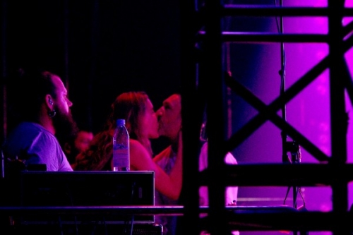 Новости дня: Сергея Шнурова засняли за страстными поцелуями в Монако