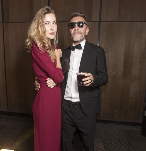 Новости дня: Сергея Шнурова засняли за страстными поцелуями в Монако