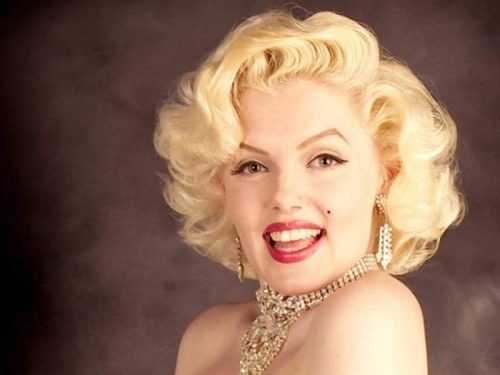Новости дня: Фотографии обнаженной Мерилин Манро в морге впервые показали по ТВ