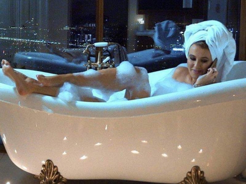 Новости дня: СМИ: "Первый канал" избавился от Ксении Собчак