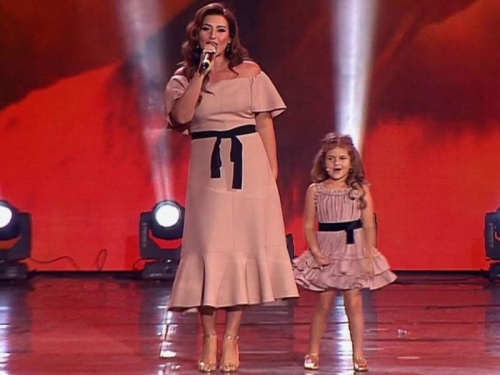 Новости дня: Чужие люди собрали дочь Жасмин в школу за 1,5 млн рублей