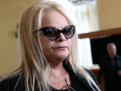 Новости дня: "Путину пожалуемся": Лариса Долина "загадила" пруд, взбесив соседей