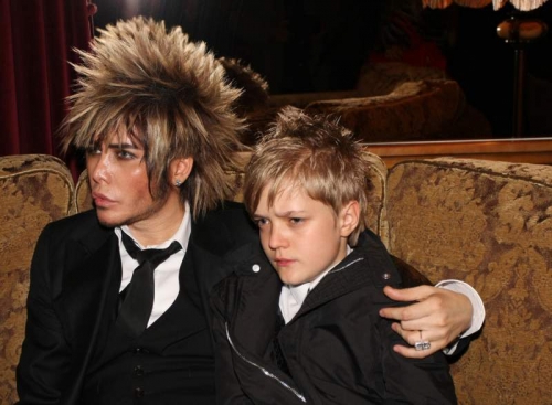 Новости дня: "Пытались подложить под мальчиков": адвокат рассказала об издевательствах Сергея Зверева над сыном