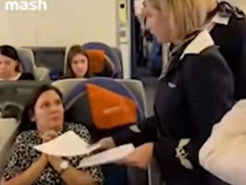 Новости дня: "Я – актриса, вы – плебеи": звезда "Убойной силы" закатила скандал на борту самолета