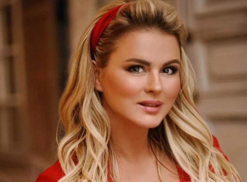 Новости дня: "Ужас!": Анна Семенович показала "бабкины" ноги на новом видео в Instagram