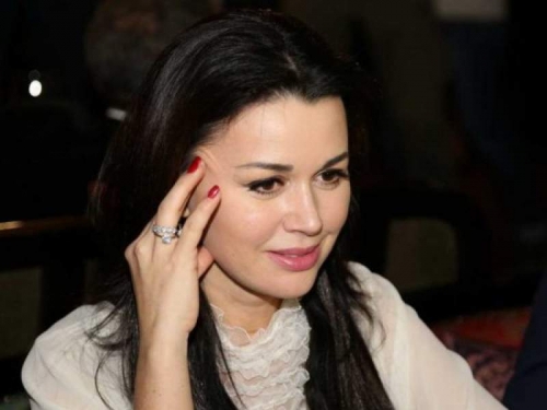 Новости дня: СМИ назвали последний подарок Заворотнюк маме перед болезнью