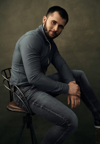 Новости дня: "Реставратор икон, охранник, хоккеист и пиарщики": женихи Бузовой в новом шоу «План Б» насмешили Сеть