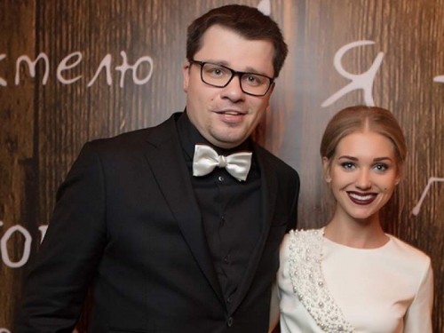 Новости дня: "Сложно очень": Асмус рассказала о проблемах в семье