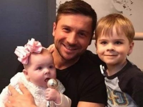 Новости дня: "Только мои": Лазарев рассказал о суррогатных матерях своих детей