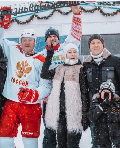 Новости дня: СМИ показали фото тайного сына Евгения Миронова