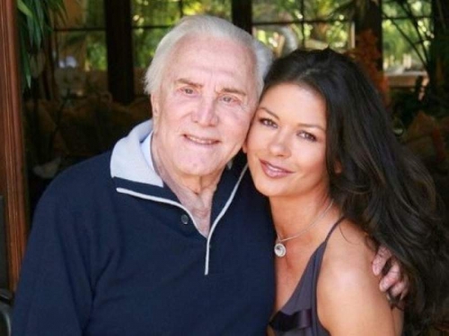 Новости дня: Кэтрин Зета-Джонс трогательно попрощалась с Кирком Дугласом