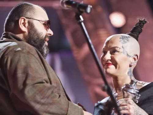 Новости дня: Наргиз пожаловалась на преследование Максима Фадеева