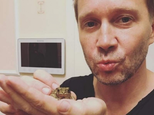 Новости дня: СМИ показали фото тайного сына Евгения Миронова