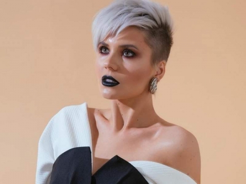 Новости дня: Дочь Валерии сменила имя и паспорт