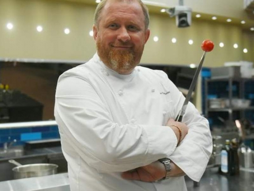 Новости дня: Телеповар Ивлев показал отдых с юной любовницей на Мальдивах