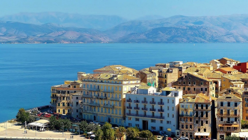 В Греции ввели новые ограничения для туристов