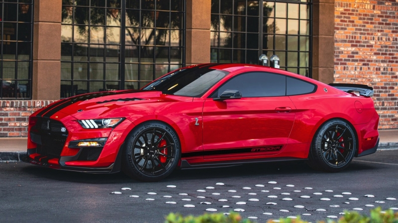 Дорогу королю! Новый Ford Mustang Shelby GT500KR предложит более 900 л.с.