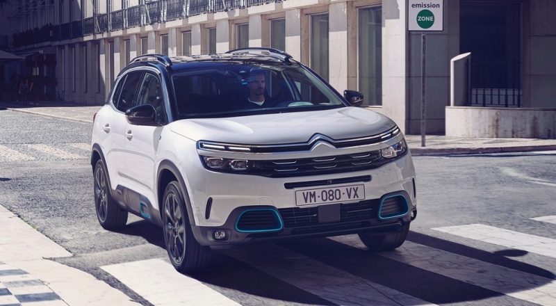 Новинку Citroen засветили на премьере другой модели: скорее всего, это свежий C5 Aircross