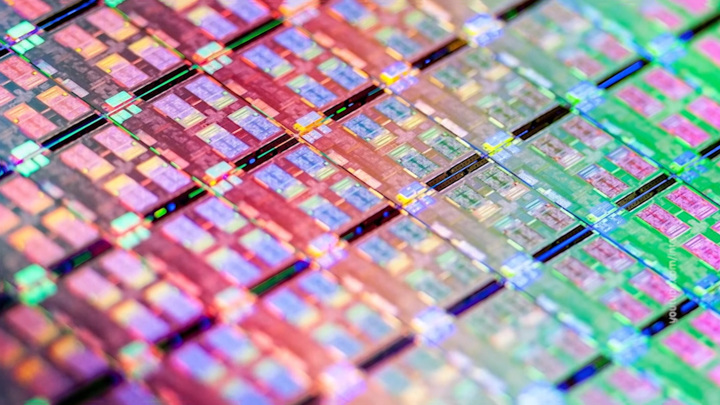 iPhone избавят от не-"яблочных" чипов, а Arrival и Uber показали электротакси