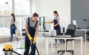 Профессиональная уборка квартиры: что в себя включает