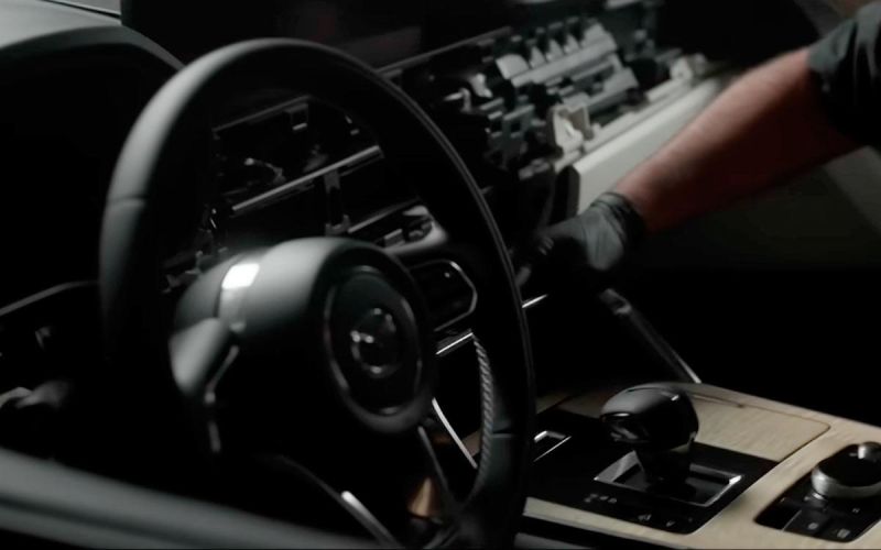 
            Mazda опубликовала тизер нового флагмана CX-90 за четыре дня до премьеры
        