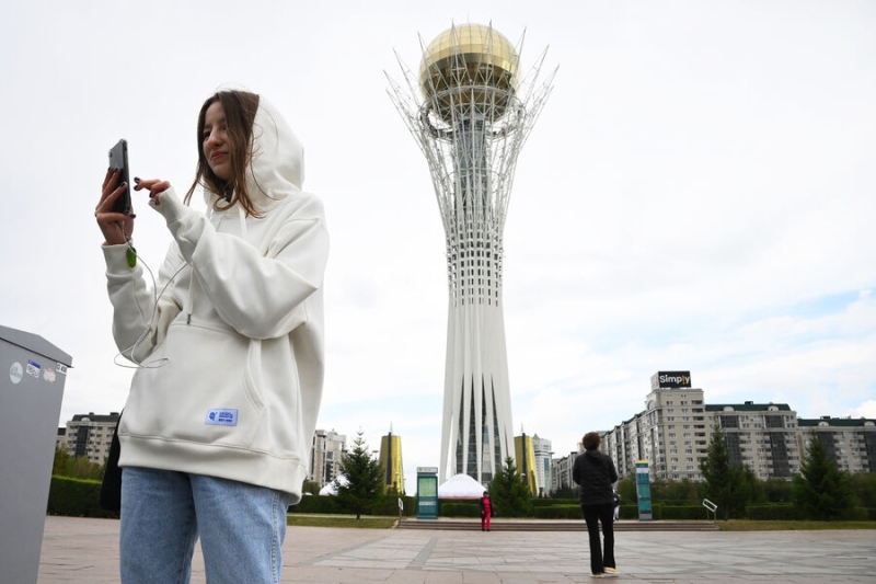 «Они туда-сюда ездили». В Астане объяснили, почему отменили «визаран» 