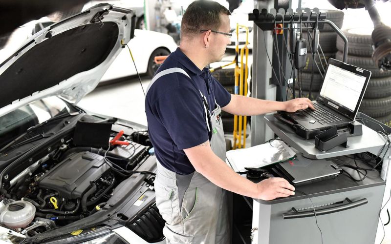 
            Ушедшие концерны начали отключать Россию от программ для ремонта машин
        