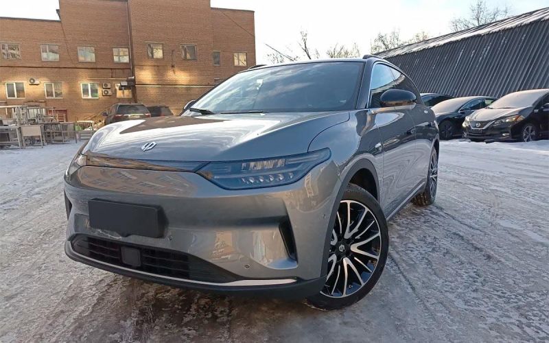 
            В Россию привезли китайский кроссовер 4×4 Leap C11 с тремя экранами
        