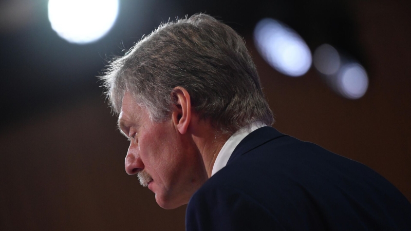 Экономика России в ближайшие годы выйдет на траекторию роста, заявил Песков