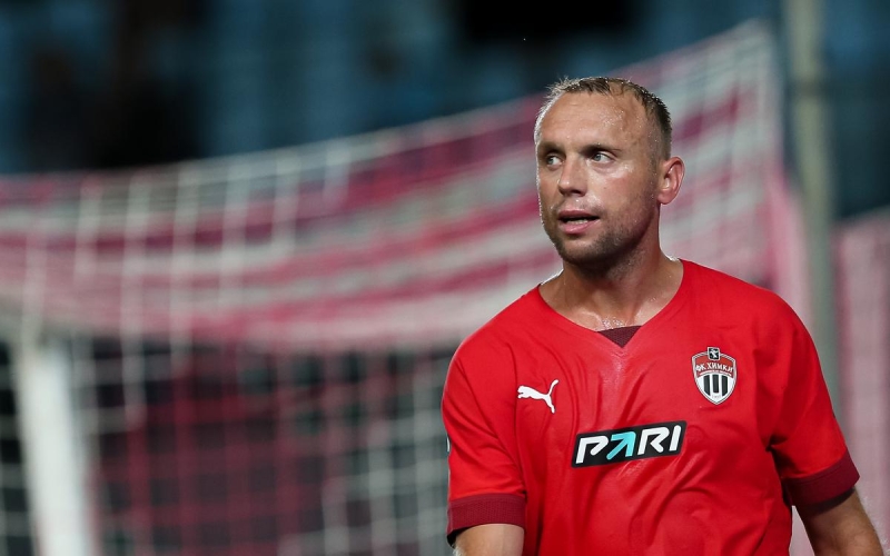 «Ну что, парку поддать?». «Пари Нижний Новгород» представил Глушакова видеороликом из бани