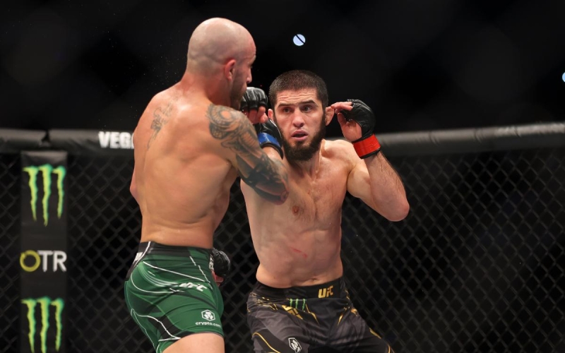 Нурмагомедов заявил, что Махачев вошел в историю после защиты титула UFC