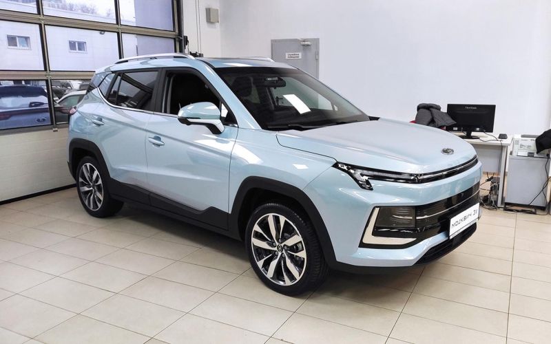 
            В России начали продавать «Москвичи 3е». Дилеры ждут их подорожания
        