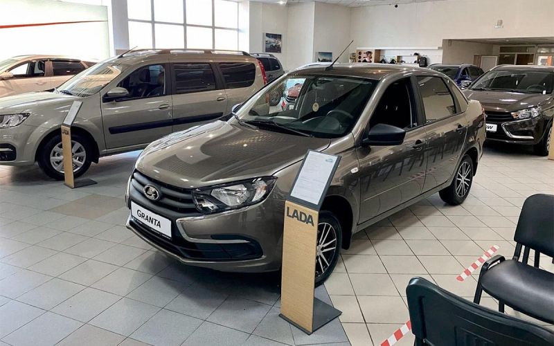 В России перестали выдавать льготные кредиты на бензиновые автомобили