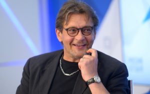 Известные деятели кино: где почитать информацию о личной и профессиональной деятельности