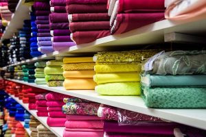 Шьем: какую ткань выбрать и почему?