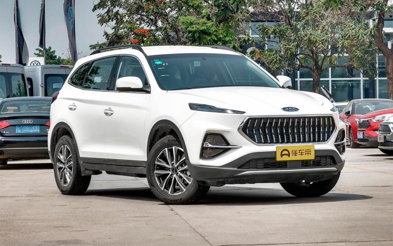 
            Дорогие «Москвичи». Какие новинки готовит столичный бренд
        