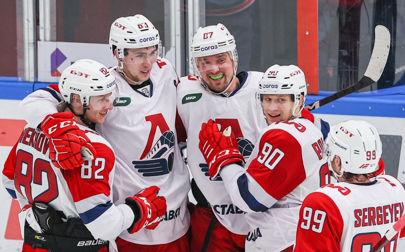 Хет-трик Чеховича принес «Локомотиву» победу в матче плей-офф КХЛ с ЦСКА