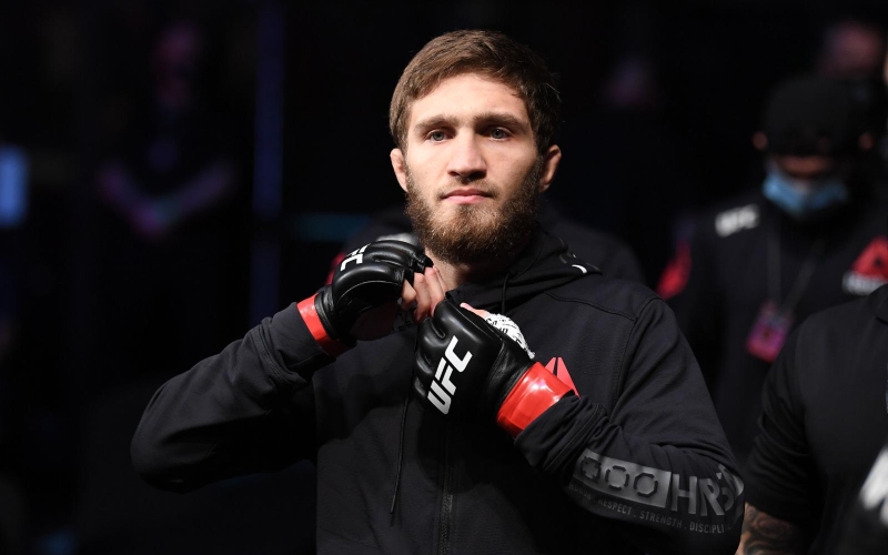 Нурмагомедов уступил американцу в бою на турнире UFC в Лас-Вегасе