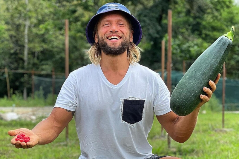 «Ребенок голодал». Жену блогера-праноеда задержали после смерти сына от истощения 