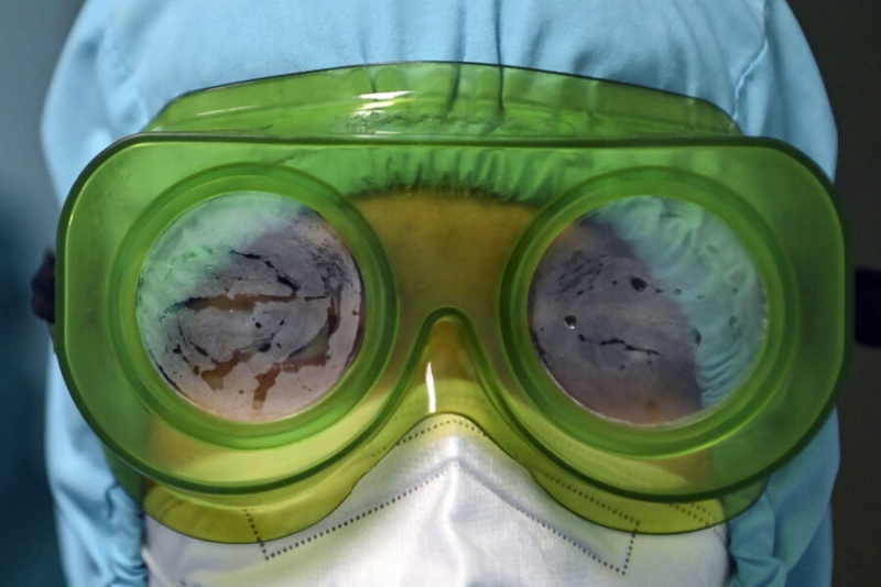 «Арктур» — мутация «омикрона». Что известно о новом штамме COVID, которым в РФ уже заражены четверо 