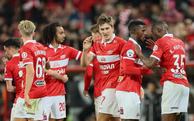 «Спартак» обыграл аутсайдера в матче с тремя пенальти и тремя удалениями