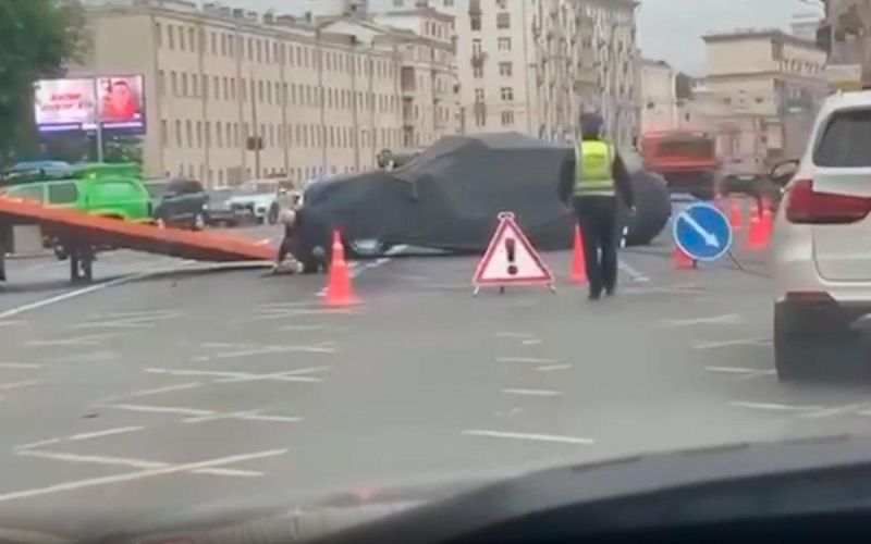 
            Aurus Senat попал в первое серьезное ДТП. Что уже известно
        