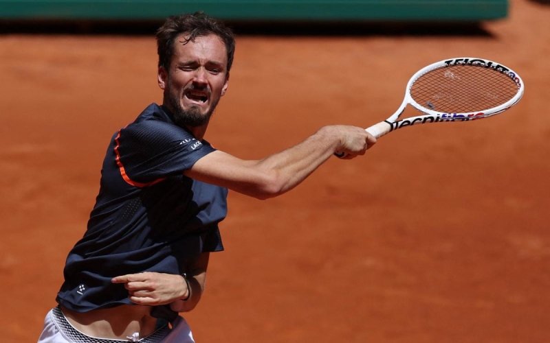 Даниил Медведев потерял лидерство в рейтинге лучших теннисистов сезона