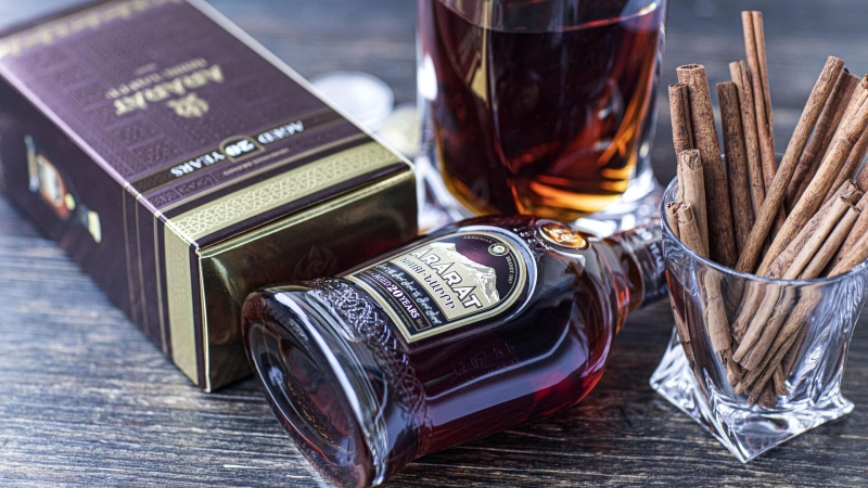 Ереванский коньячный завод допустил прекращение экспорта продукции в Россию