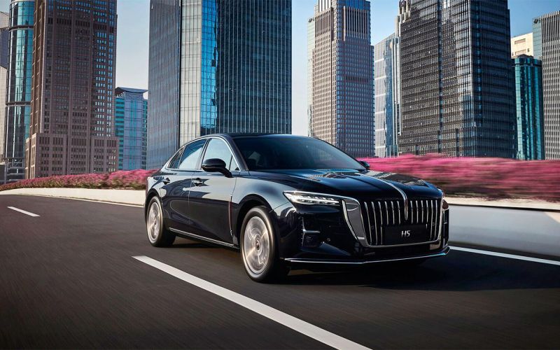 
            Hongqi раскрыл характеристики кроссовера HS5 и седана H5 для России
        