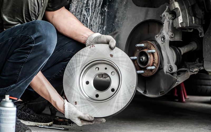 
            Когда менять тормозные диски: ответ экспертов
        