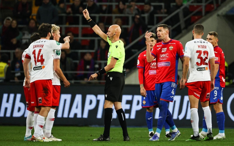 Названы сроки возврата в РПЛ важного компонента VAR. Он поможет решить проблемы с судейством